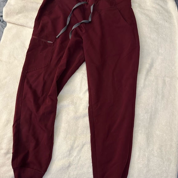 Figs Jogger Set - Picture 1 of 3